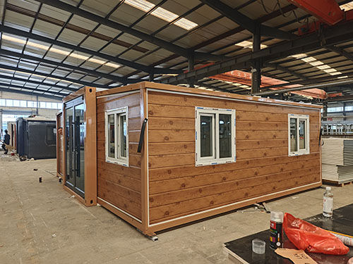 Expandable House